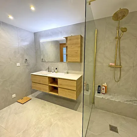 Panoramic Sea View Promenade Apartment Nice