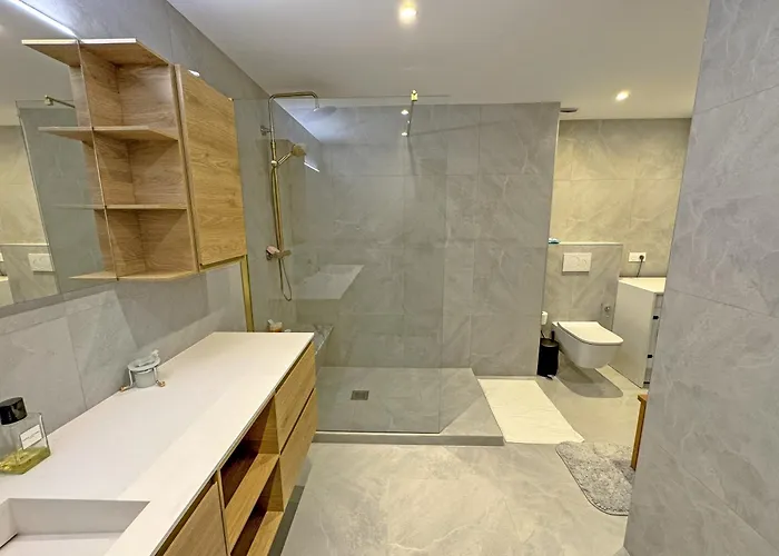 Panoramic Sea View Promenade